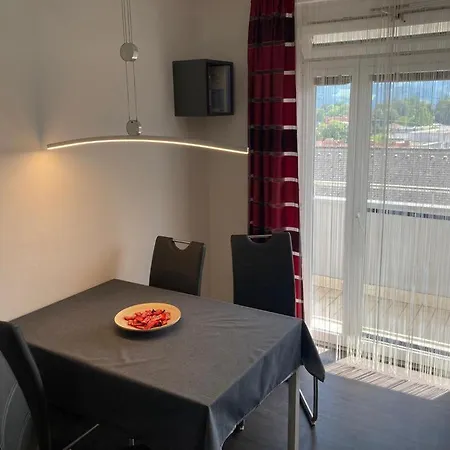 Renntraum Ueber Den Daechern Von * קניטלפלד