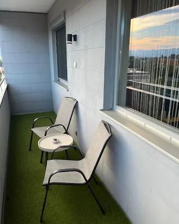 Renntraum Ueber Den Daechern Von *